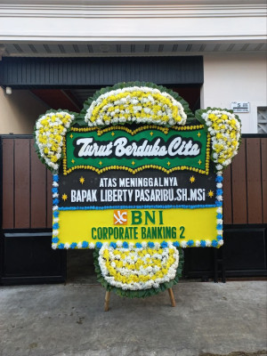 Papan Bunga Duka di Wumialo